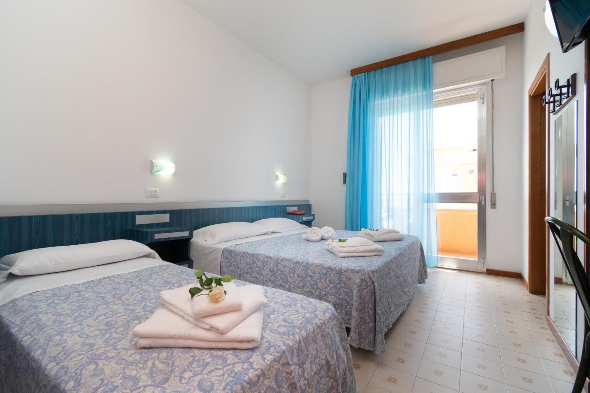 Hotel Baltic Алба Адриатика Екстериор снимка